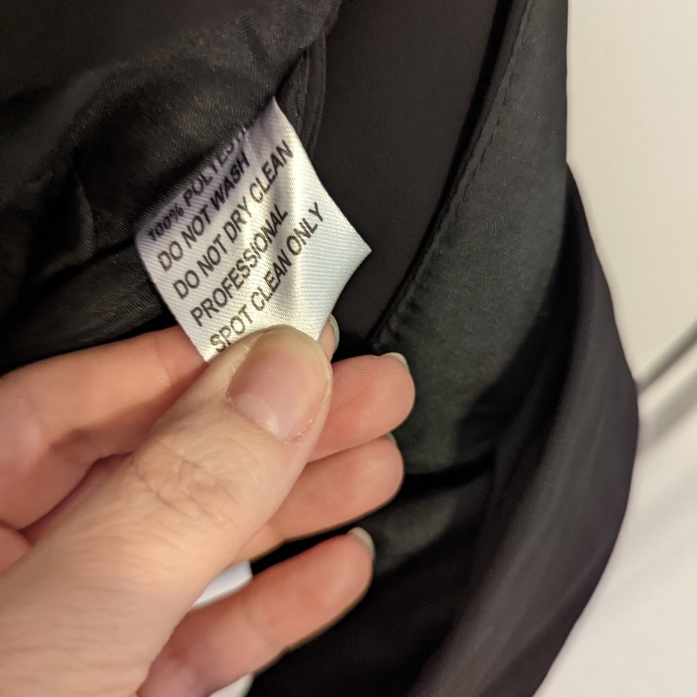 Black dress - Picture 7 of 10